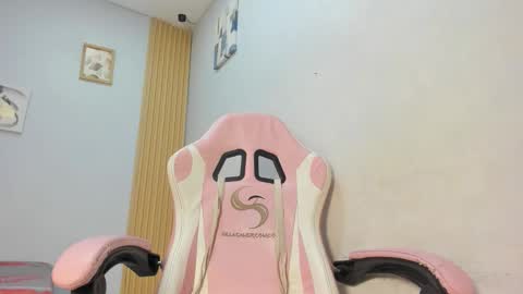 naomis_35 online show from March 2026 07:54:02 PM