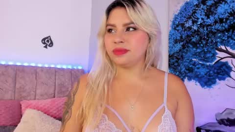 Laura  online show from April 2026 06:40:01 AM