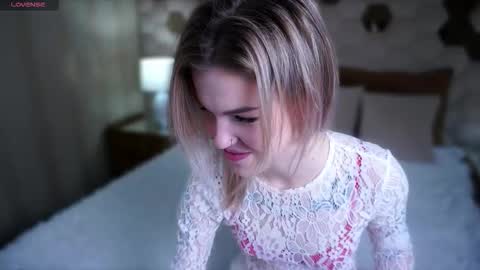 Naomi online show from November 2025 08:08:02 PM