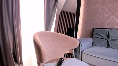 Naomi online show from November 2025 03:48:01 AM