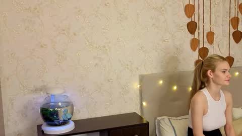 Naomi 3   online show from December 2025 11:09:01 PM