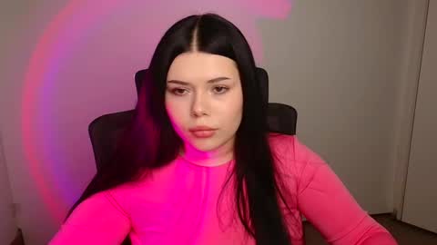 Naomi online show from October 2025 06:42:02 PM