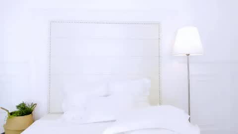 Naomi online show from April 2026 01:47:01 AM