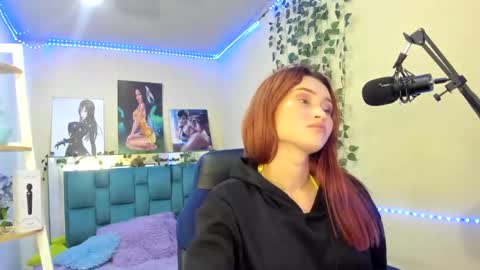 Snapshot of naomy777_ chatting on December 2024 01:50:01 AM naomy online show from December 2024 01:50:01 AM