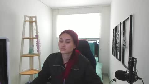 naomy online show from October 2025 07:02:01 PM