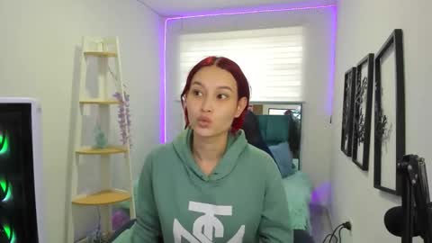 naomy online show from October 2025 07:40:01 PM