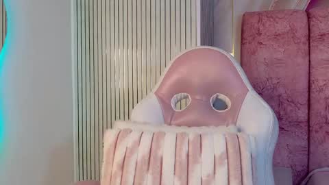 Snapshot of naomy_gomez_ chatting on May 2026 11:59:01 AM Naomy online show from May 2026 11:59:01 AM