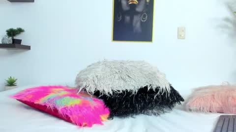 Naomy online show from January 2025 11:11:02 AM