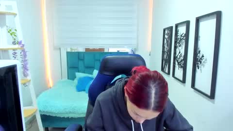 Snapshot of naomy_sex_69 chatting on December 2025 12:15:02 AM naomy_sex_69 online show from December 2025 12:15:02 AM