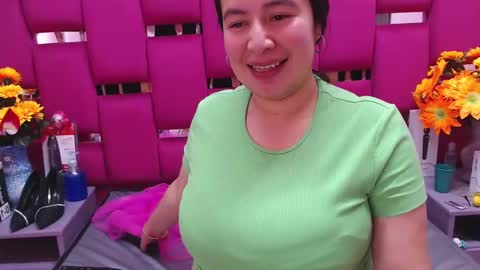 Snapshot of naomyprinces_ chatting on December 2024 08:39:02 PM Bulma Heidi online show from December 2024 08:39:02 PM