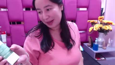 Snapshot of naomyprinces_ chatting on January 2025 01:41:02 PM Bulma Heidi online show from January 2025 01:41:02 PM