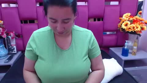 Snapshot of naomyprinces_ chatting on January 2025 01:21:02 PM Bulma Heidi online show from January 2025 01:21:02 PM
