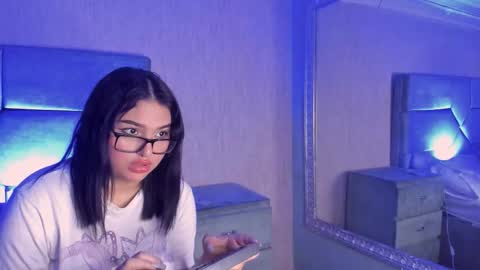 Naomy online show from March 2026 08:37:01 PM