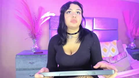 Naomy online show from April 2026 08:43:02 PM