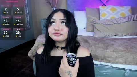 Naomy online show from April 2026 08:44:01 PM