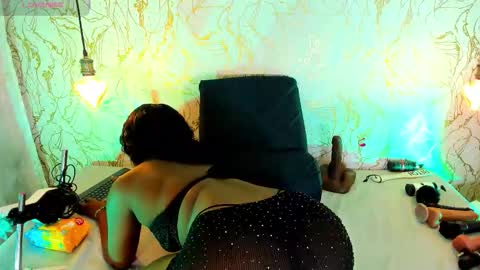 Naomy online show from November 2025 08:54:01 PM