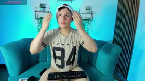 Narek online show from September 2025 03:52:01 AM