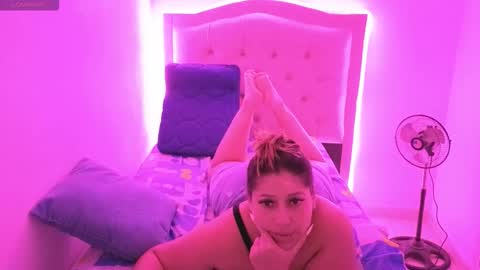 Nasly batista  online show from November 2025 06:34:01 AM