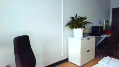 Snapshot of nassobout chatting on February 2026 09:44:02 PM nassobout online show from February 2026 09:44:02 PM