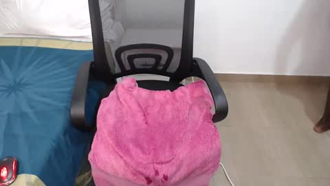 Snapshot of nasti_queen chatting on January 2025 01:05:02 AM Mona online show from January 2025 01:05:02 AM