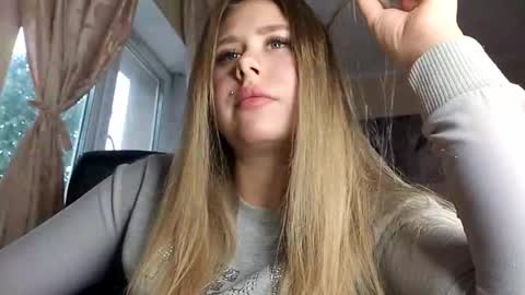 AngelaBooc online show from October 2025 08:17:01 AM