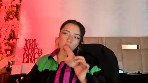 Snapshot of natacha_black00 chatting on February 2025 01:13:02 AM Natacha black online show from February 2025 01:13:02 AM
