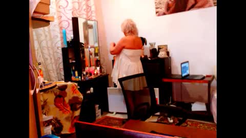 natali online show from February 2025 05:48:01 PM