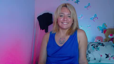 Snapshot of natalia_33 chatting on February 2025 07:04:02 AM Natalia online show from February 2025 07:04:02 AM