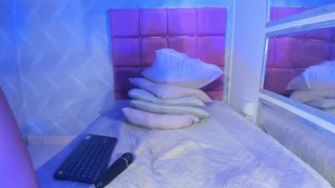 Naty  online show from January 2025 06:45:01 PM