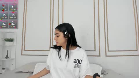 Naty  online show from February 2025 12:29:01 PM