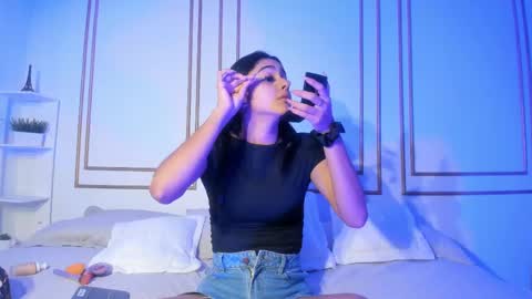 Naty  online show from February 2025 12:22:02 PM