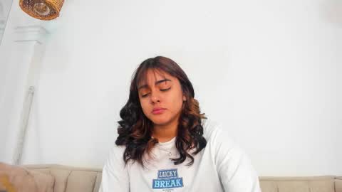 Naty  online show from February 2026 12:00:01 PM