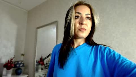 Snapshot of natalia_peach chatting on February 2025 05:03:02 AM Wild influence online show from February 2025 05:03:02 AM