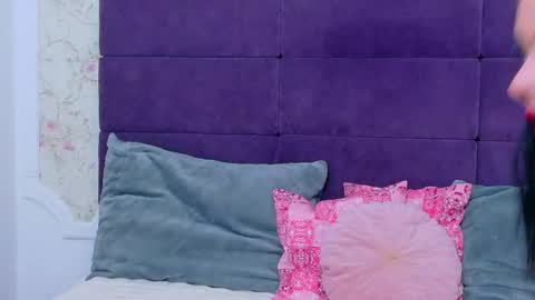 Snapshot of nataliacroft chatting on May 2026 02:32:02 PM nataliacroft online show from May 2026 02:32:02 PM