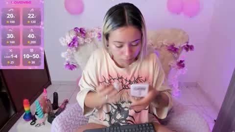 Snapshot of nataliahenao_69 chatting on October 2025 02:24:02 PM Nataliua Henao online show from October 2025 02:24:02 PM