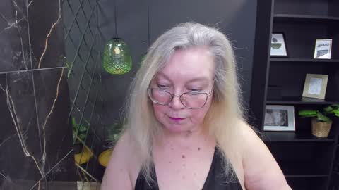 Snapshot of natalicloud chatting on December 2024 01:28:01 PM NataliCloud online show from December 2024 01:28:01 PM