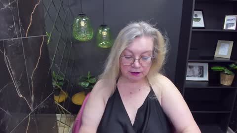 Snapshot of natalicloud chatting on December 2024 04:34:01 PM NataliCloud online show from December 2024 04:34:01 PM