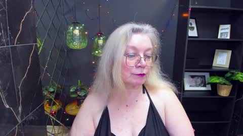 Snapshot of natalicloud chatting on December 2024 01:32:02 PM NataliCloud online show from December 2024 01:32:02 PM
