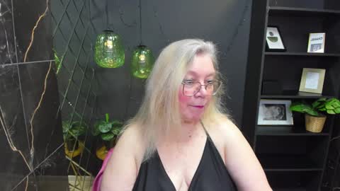 Snapshot of natalicloud chatting on December 2024 01:28:01 PM NataliCloud online show from December 2024 01:28:01 PM