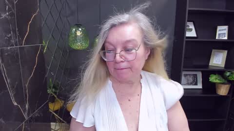 Snapshot of natalicloud chatting on January 2025 07:37:01 PM NataliCloud online show from January 2025 07:37:01 PM