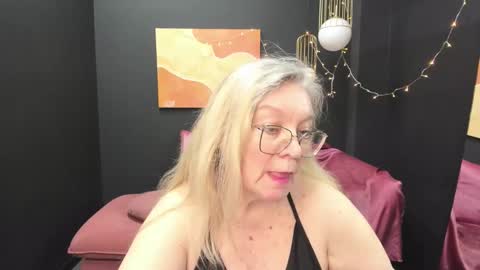 Snapshot of natalicloud chatting on February 2025 05:19:02 PM NataliCloud online show from February 2025 05:19:02 PM