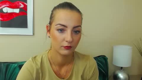 Snapshot of natalie_live chatting on October 2025 07:21:02 AM NatalieSexy online show from October 2025 07:21:02 AM