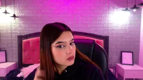 Snapshot of natalie_loffreda chatting on September 2025 02:44:02 AM natalie online show from September 2025 02:44:02 AM