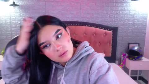 natalie  online show from January 2026 03:23:02 AM