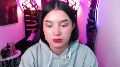 natalie  online show from April 2026 08:15:01 PM