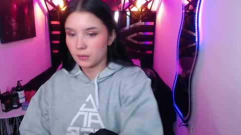 natalie  online show from May 2026 08:03:02 PM
