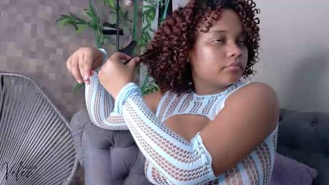 Naty online show from November 2025 07:13:02 PM