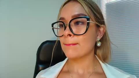 Natalye foster online show from April 2026 06:06:01 PM