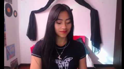 Snapshot of natalyescobar_lx chatting on January 2025 01:25:02 PM Nataly Escobar online show from January 2025 01:25:02 PM