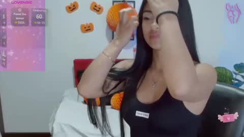 Nataly Escobar online show from October 2025 03:24:02 PM